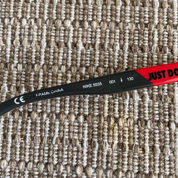 Nike - Picture 14 of 16